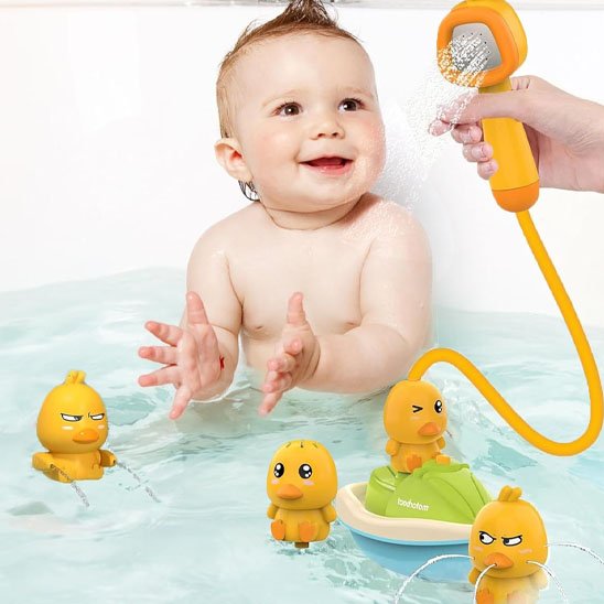 bebe joue avec Jouet Baignoire Pour Bebe  