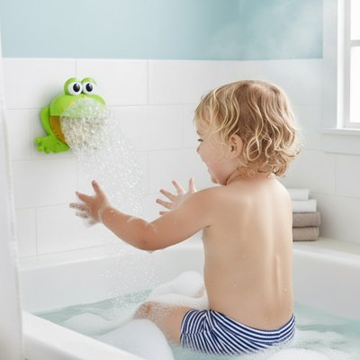 Jouet de bain​ bébé joue avec grenouille a bulle